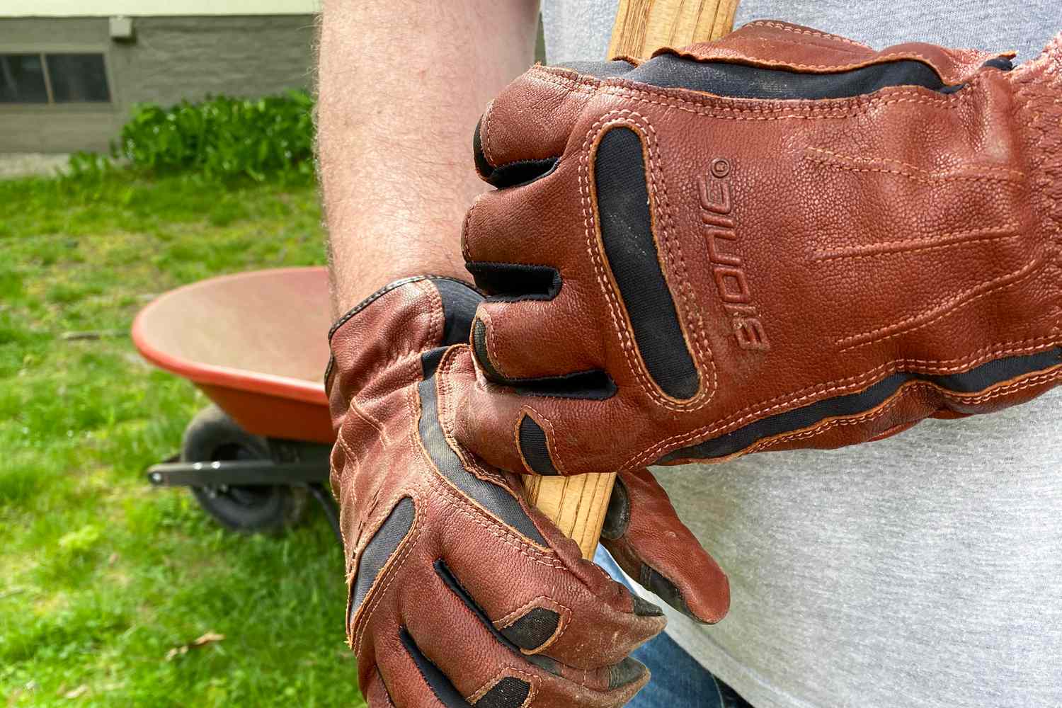 spr-otk-gardening-gloves-test-bionic-mens-tough-pro-alex-colby-03-a782b6758d364f72bcd0c94ebb60547e